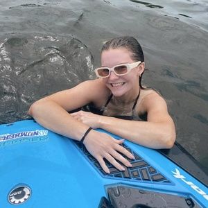 Meet your Posher, Emmy